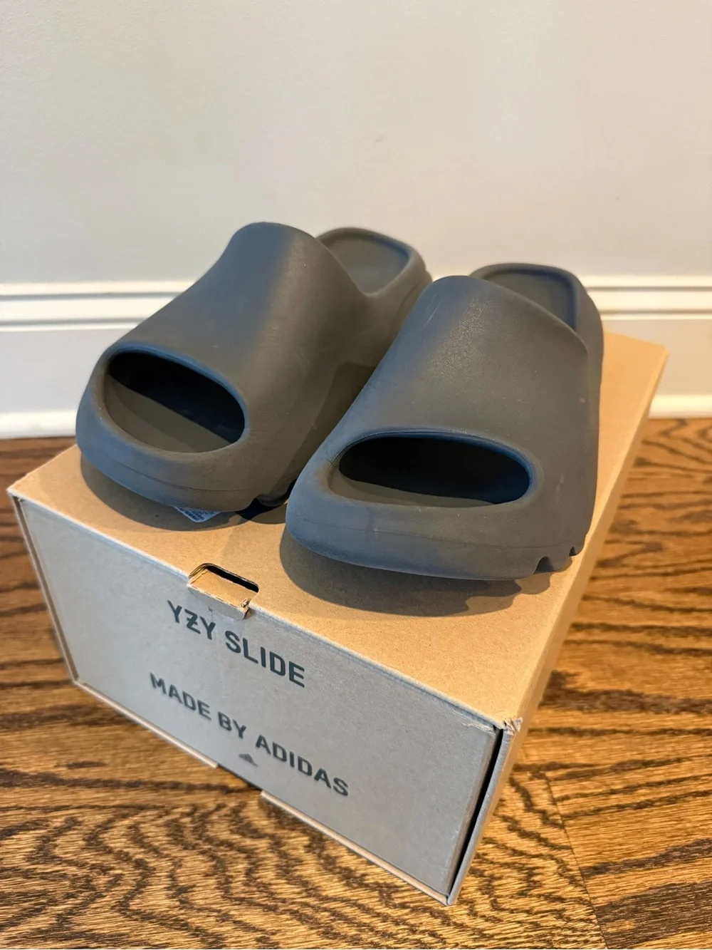adidas yeezy slides